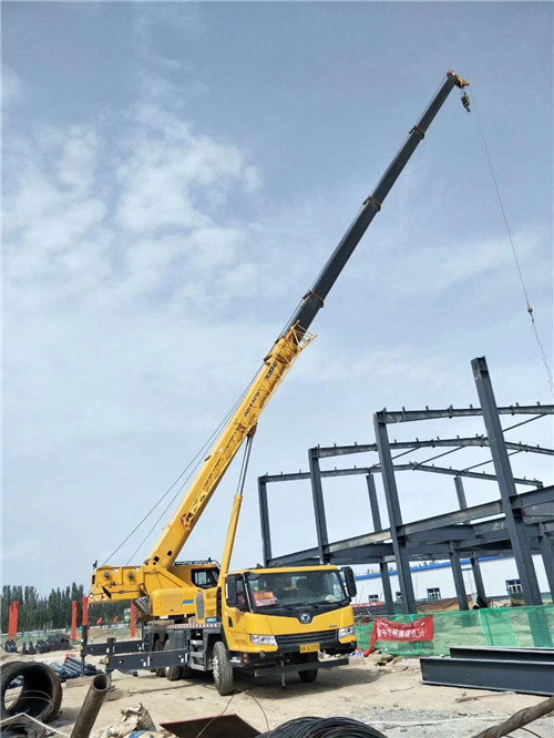 南皮县超高层建筑钢结构吊装案例